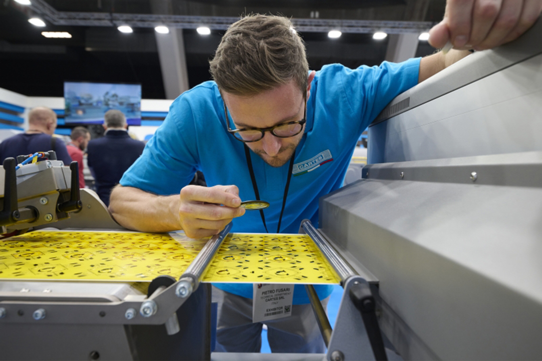 Flexible packaging - Folding cartons - Labels